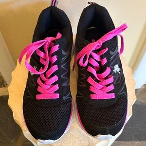 Women Black and Pink Athletic Shoes size 7
